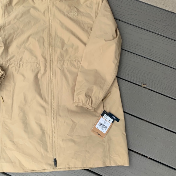 The North Face Daybreak Water Repellent Mid Rain Parka - Picture 5 of 14
